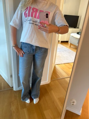 Jeans med framfickor  - Så fina från Gina, storlek 36🤗 innebensmått: 82-83 cm, midjemått :  cirka 38 cm💗💗