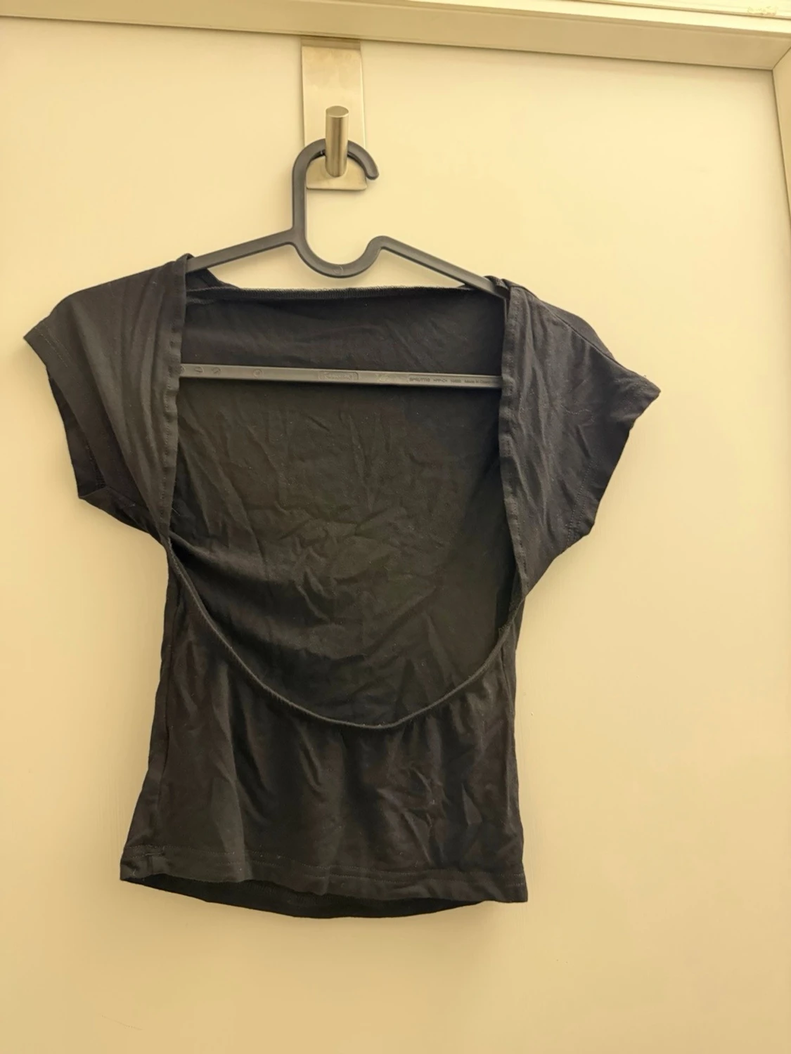 Svart topp med öppen rygg - 1