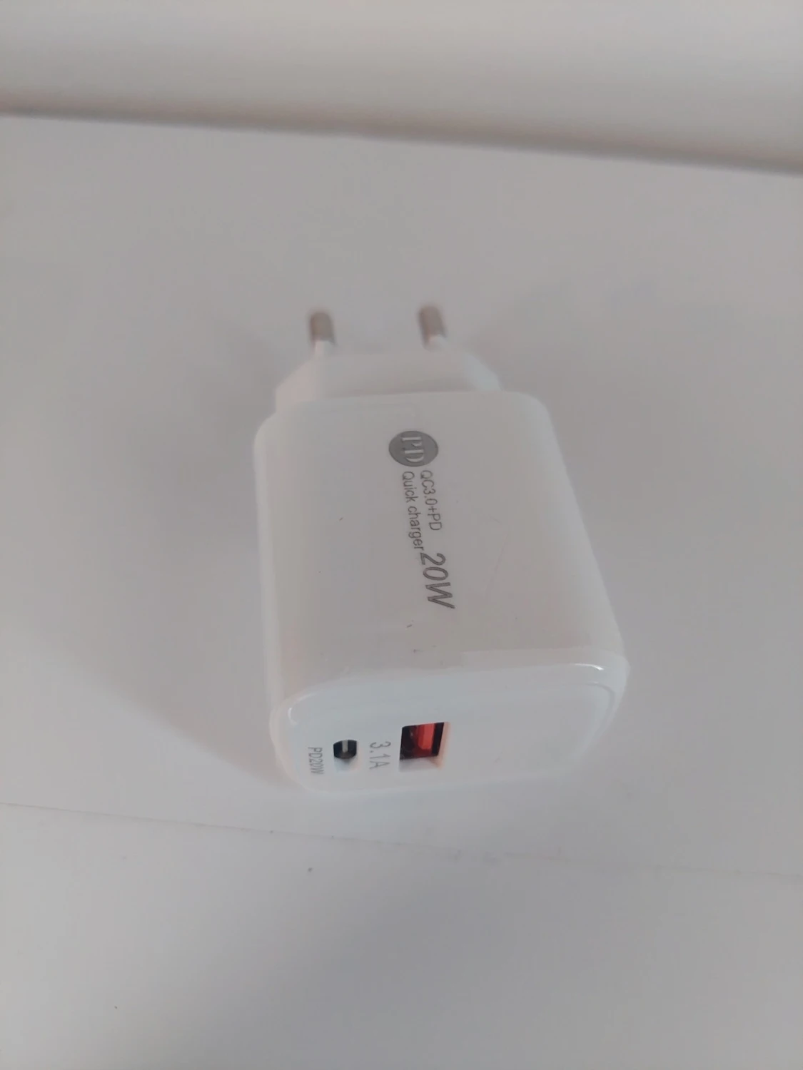 Vit 20W snabbladdare USB & USB-C