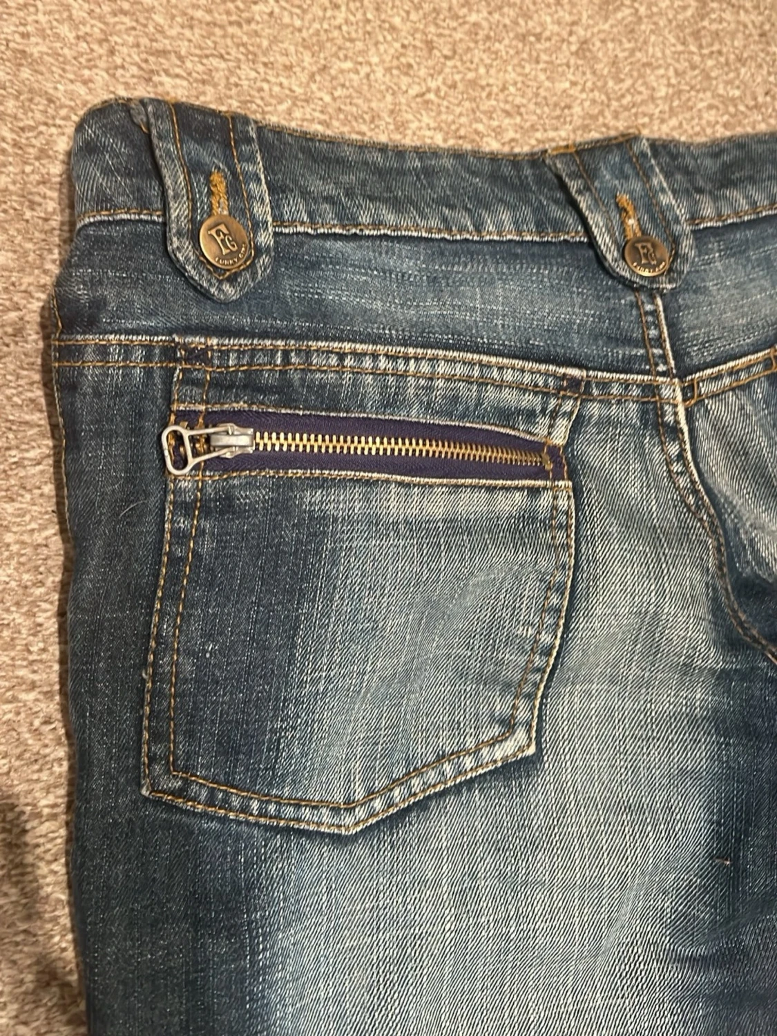 Blå bootcut jeans  - 2