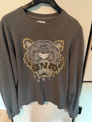 Kenzo sweatshirt - Sweatshirt Kenzo Paris, tags finns. 