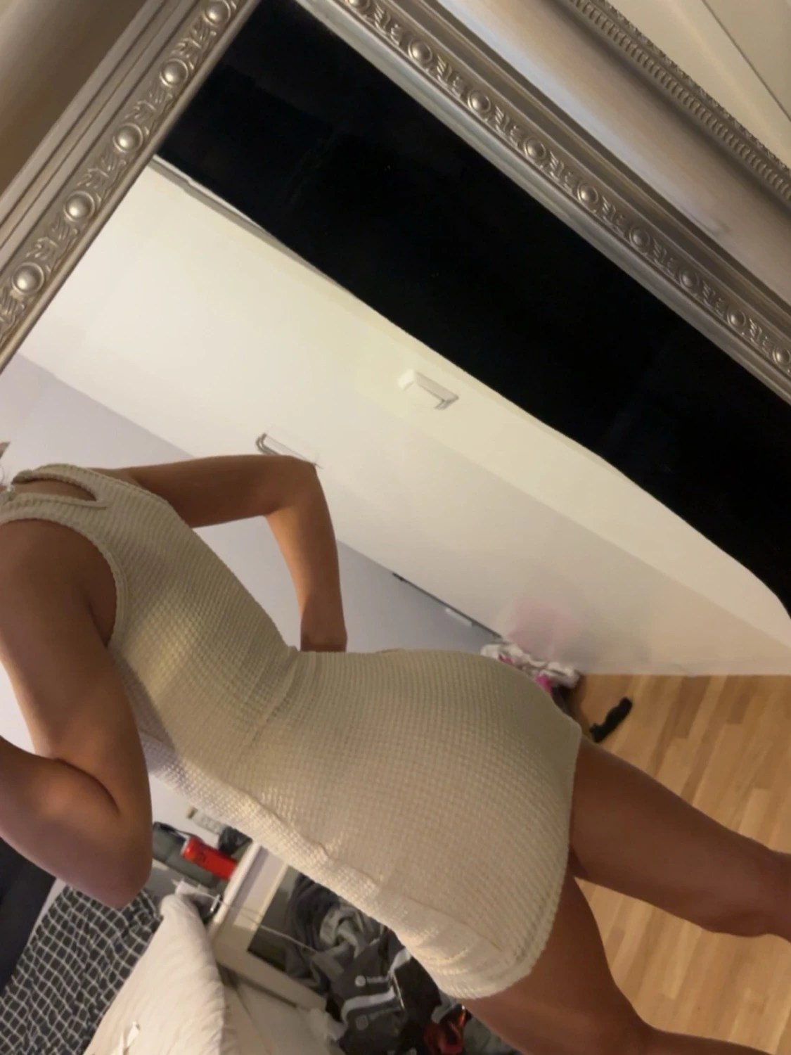 Beige kort klänning - 1