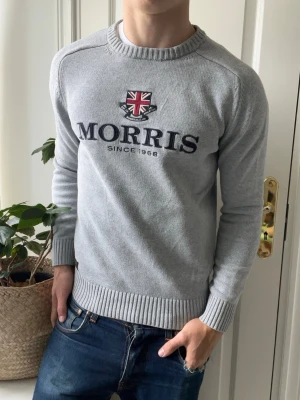 Morris tröja stickad  - Morris tröja stickad, Inga defekter! Modellen i bilderna är 180 cm 75 kg och bär Storlek M , Kom med frågor! 🌟 (Kan gå ned i pris vid köp av paket 😉) 