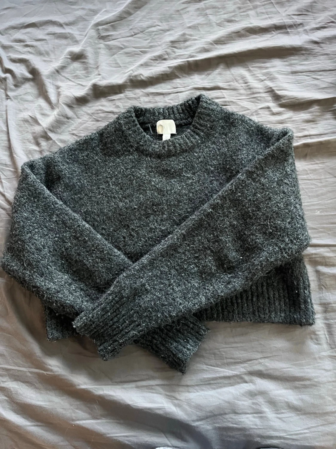 Mörkgrå stickad tröja från H&M
