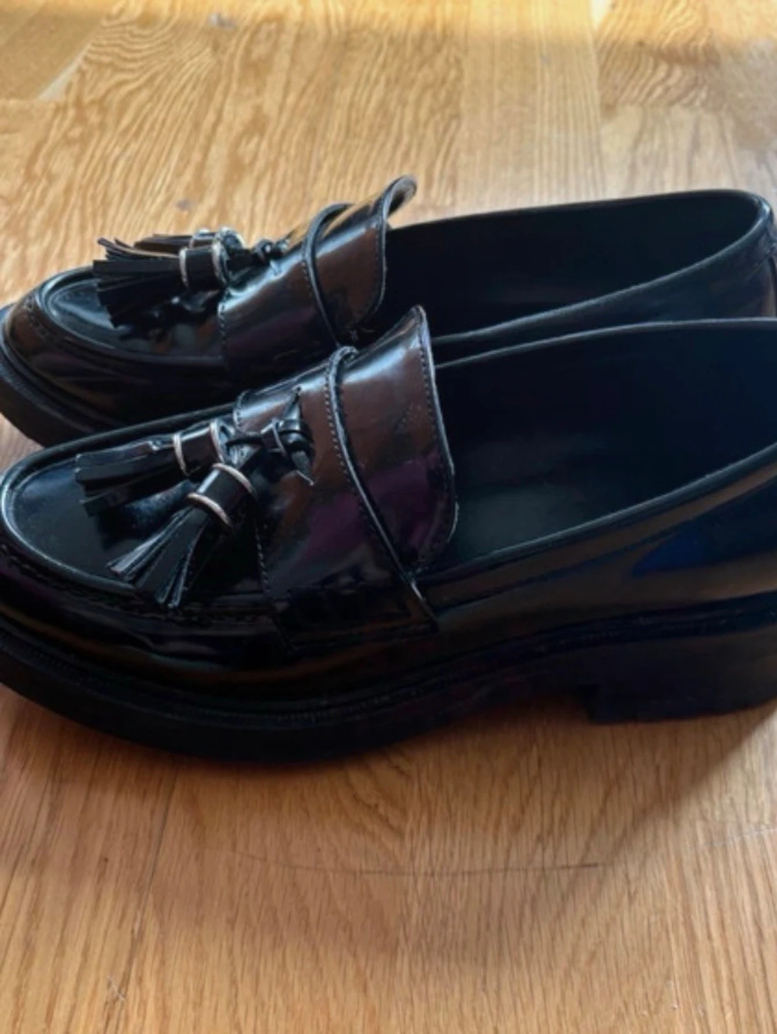Svarta lackloafers med tofsar - 1
