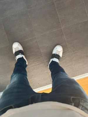 Replay anbass jeans - Säljer nu dessa riktigt snygga replay Anbass Jeans med snygg tvätt som design, skriv för fler bilder/frågorn 🙌🏼 Priset är inte spikat!