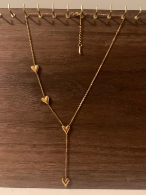 Elira Voss halsband - Nytt och oanvänt