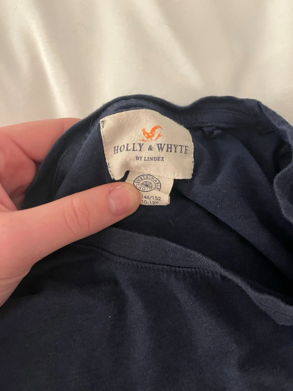 Mörkblå t-shirt Holly & Whyte - 1