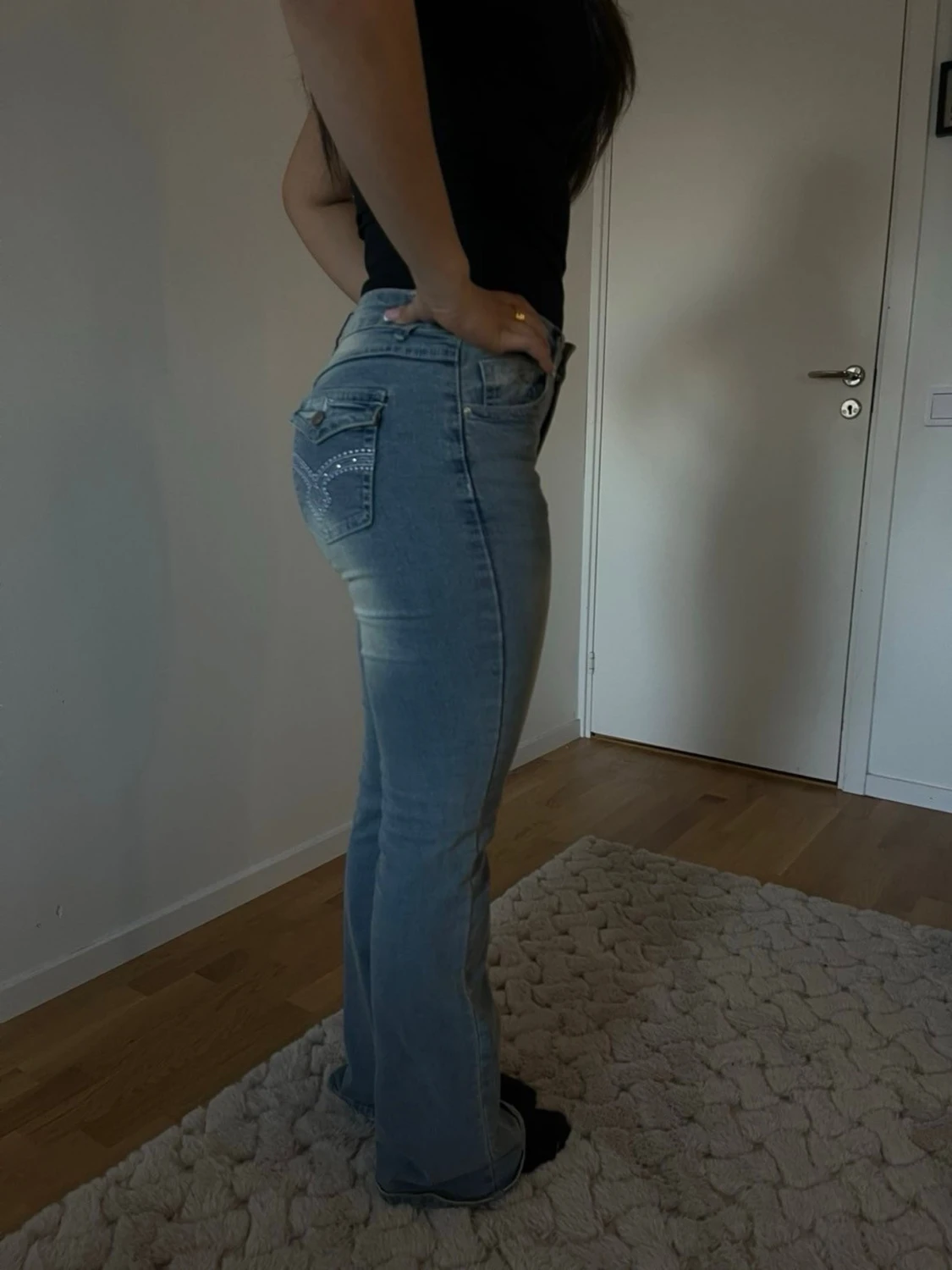 Bootcut ljusblå jeans med hög midja - 2