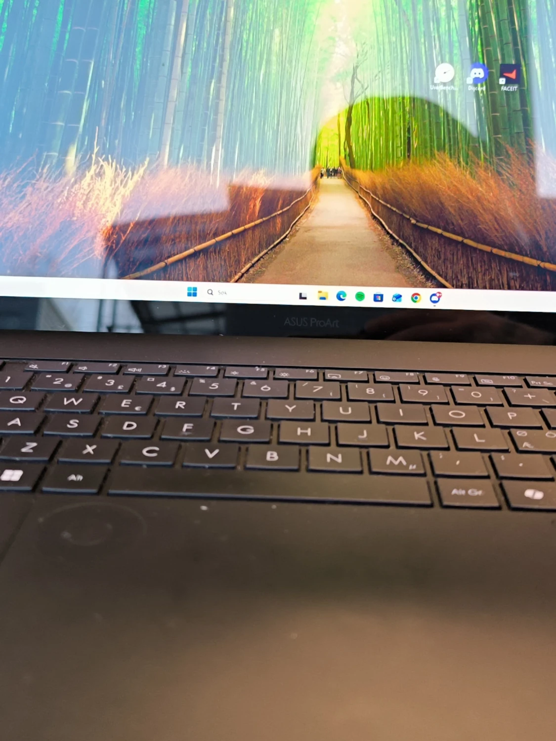 ASUS ProArt P16 H7606WM laptop - 1