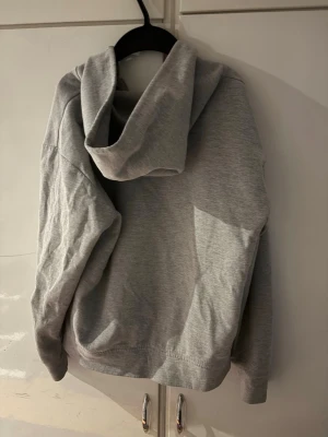 Ralph lauren hoodie - Är i bra skick den är stl M/S. Den är stl M men sitter mer som en S 