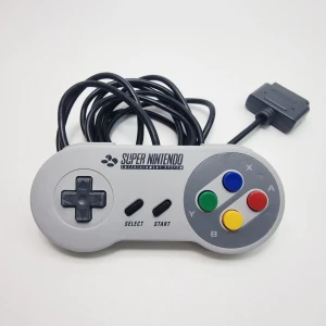 Super Nintendo Handkontroll • Restorerat - Plastdelarna är tvättade och sladden är rengjord.  Moderkortet har rengjorts med isopropanol (IPA). Testad och fungerar perfekt.  Känslan vid användning är lika ren som oanvänd, perfekt för den som vill ha en fräsch handkontroll.