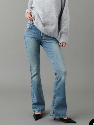 Low waist jeans - Low waist bootcut jeans från Gina i storlek 32❤️