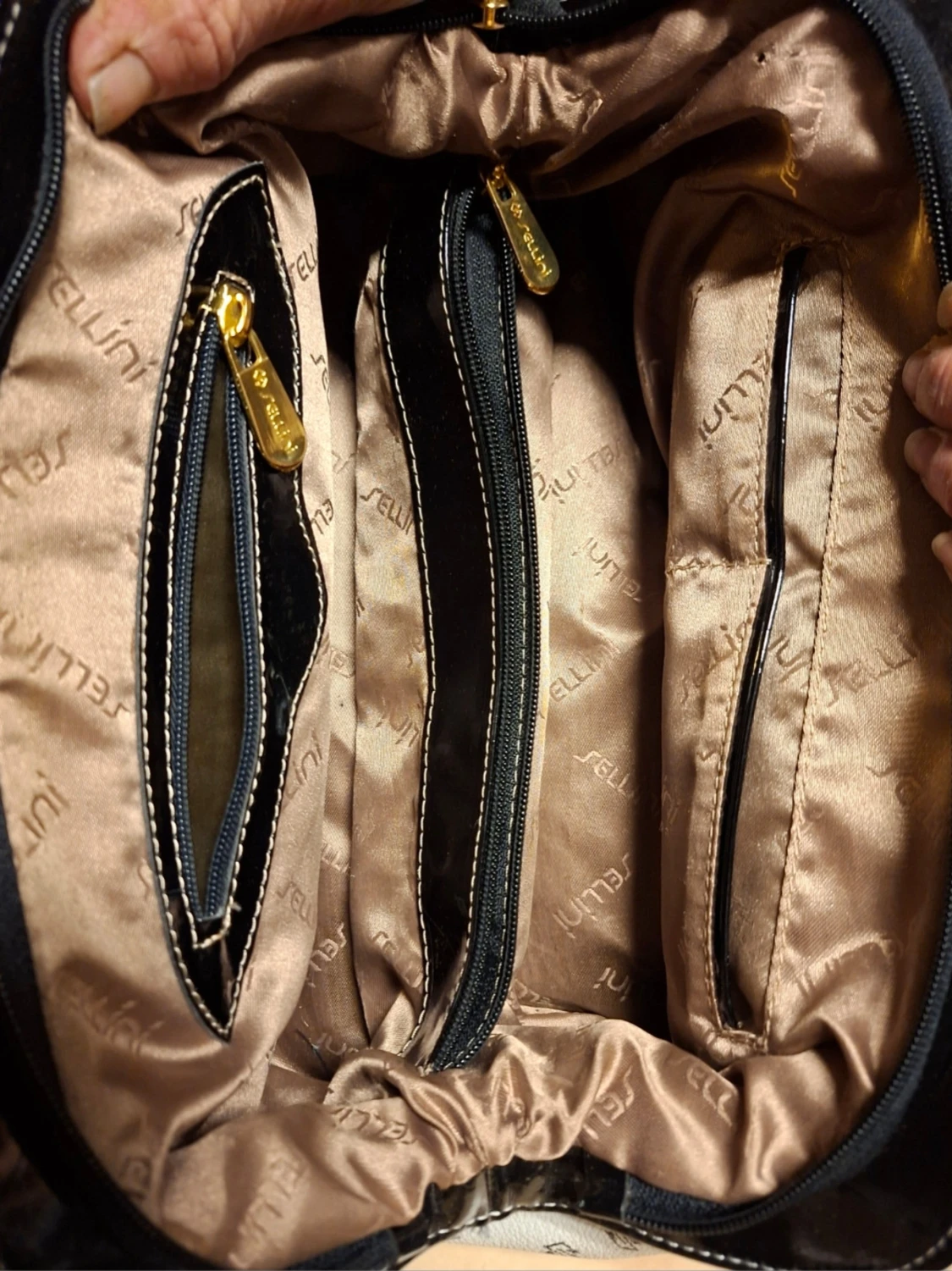 Vit handväska med svart mönster - 5