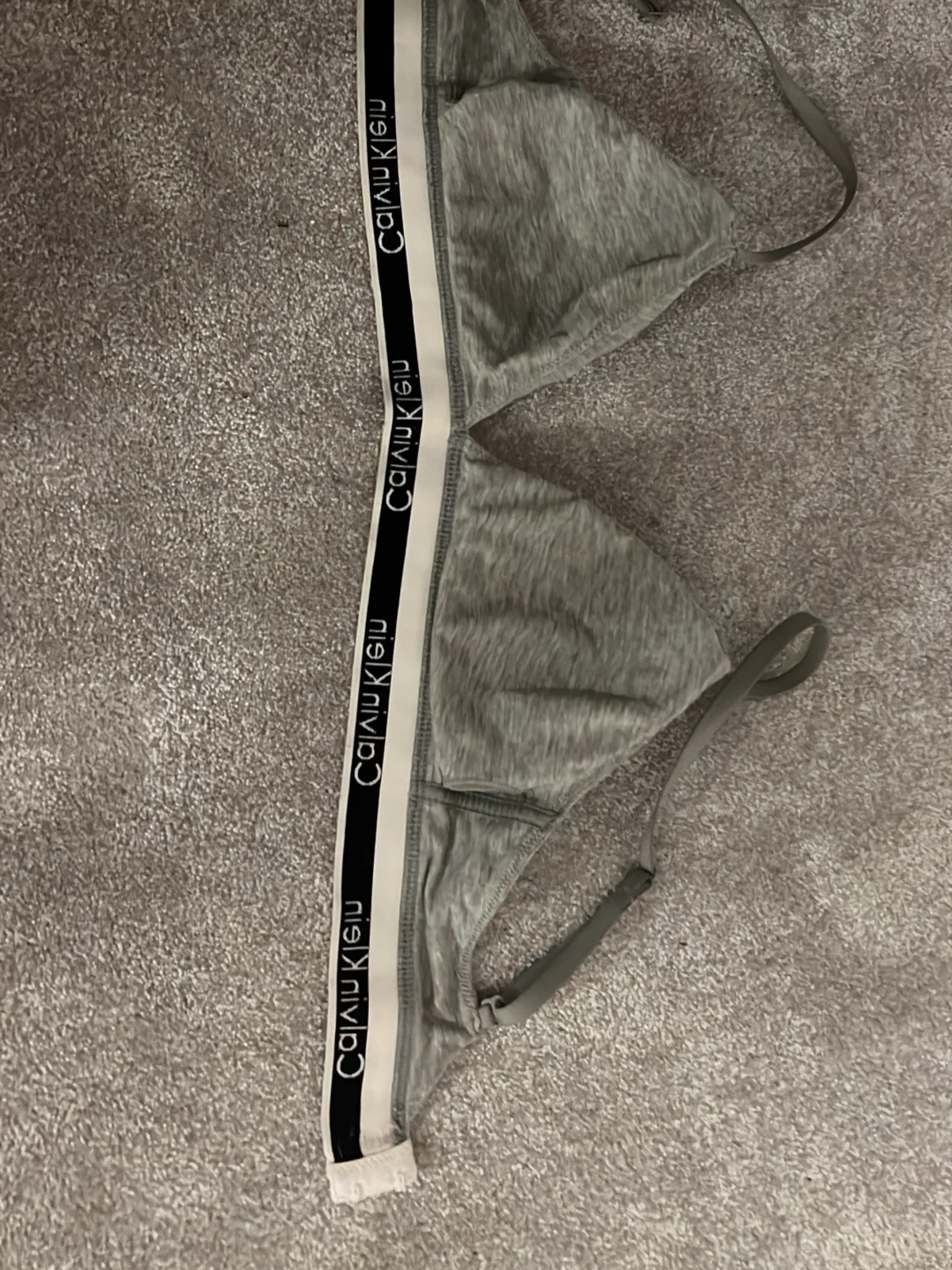 Grå bralette från Calvin Klein