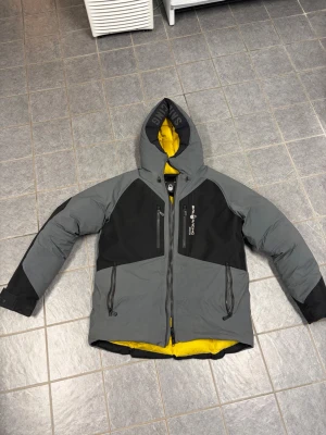 Storlek large helt ny skick  - Sail racing vinterjacka ny pris! 9000kr