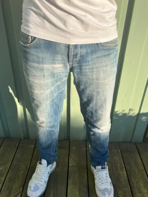 Dondup - Sköna dondups med slitningar i passformen Ritchie, (skinny fit) storlek 33