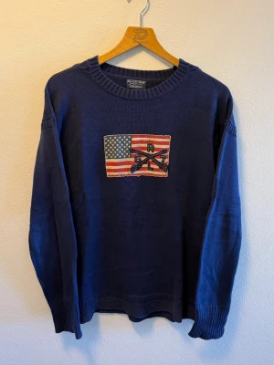 Polo RalphLauren Tröja - Tjena! Säljer denna riktigt snygga RalphLauren tröjan, fint skick, passar som en liten L, hör av dig vid funderingar!🙌