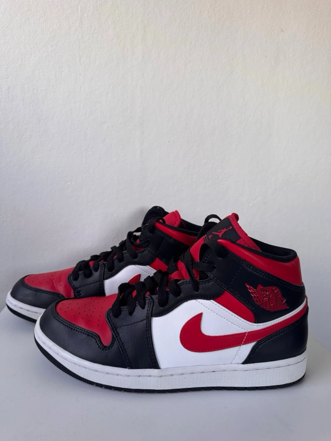 Nike Air Jordan 1 Mid röd/svart/vit - 1