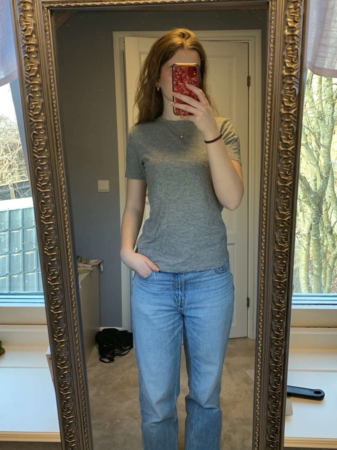 Grå basic t-shirt i bomull