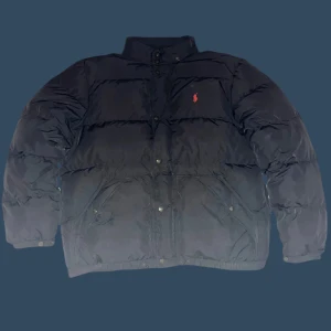 Ralph Lauren jacka - Säljer en as fet puffer jacka som inte används längre. Inga konstigheter eller så.