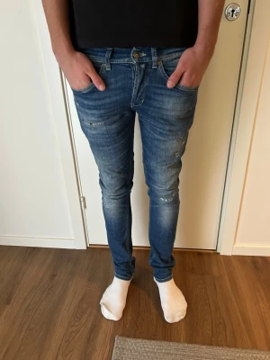 Dondup jeans George  - Dondup jeans George i storlek 29. Inga defekter, som nya.