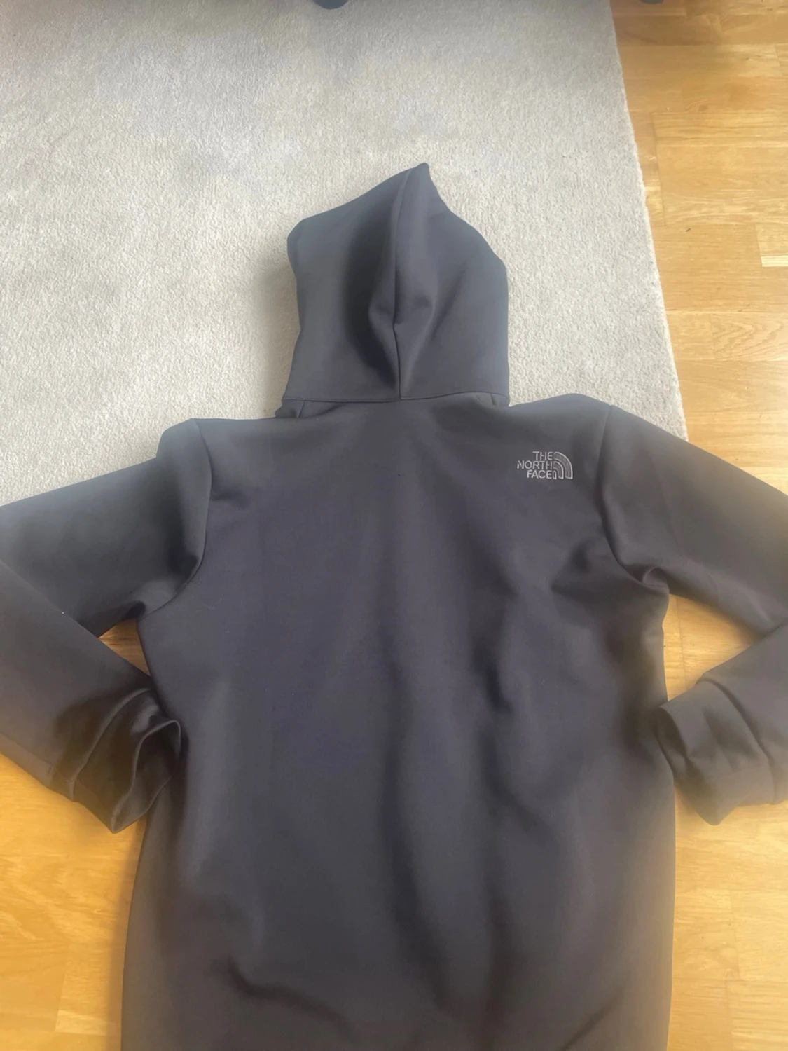  The North Face Hoodie  - 1