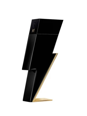 Carolina Herrera parfym blixtformad - Cool parfym från Carolina Herrera i en unik blixtformad flaska. Flaskan är svart med gulddetaljer och har en modern, edgy design som verkligen sticker ut på hyllan. Perfekt för dig som gillar statement-dofter och snygga flaskor.