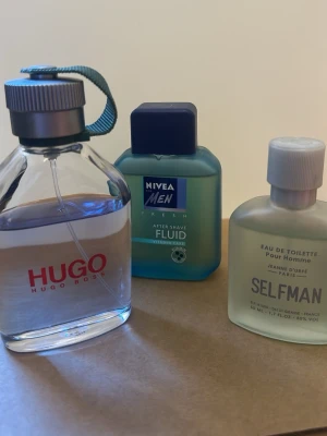Hugo Boss parfymflaska herr - Parfymer herr. Använda men mycket kvar priset avser alla 3