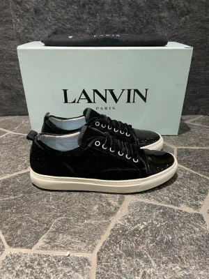 Lanvin skor  - Hej, säljer nu dessa svin snygga lanvin skor! Begränsat antal boxar och dustbag. Hör av dig vid frågor. 