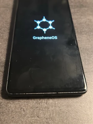 Google pixel 7 - Google pixel 7 med 128GB nytt skick redo för användning med kryptering men kan tas bort vid önskan 