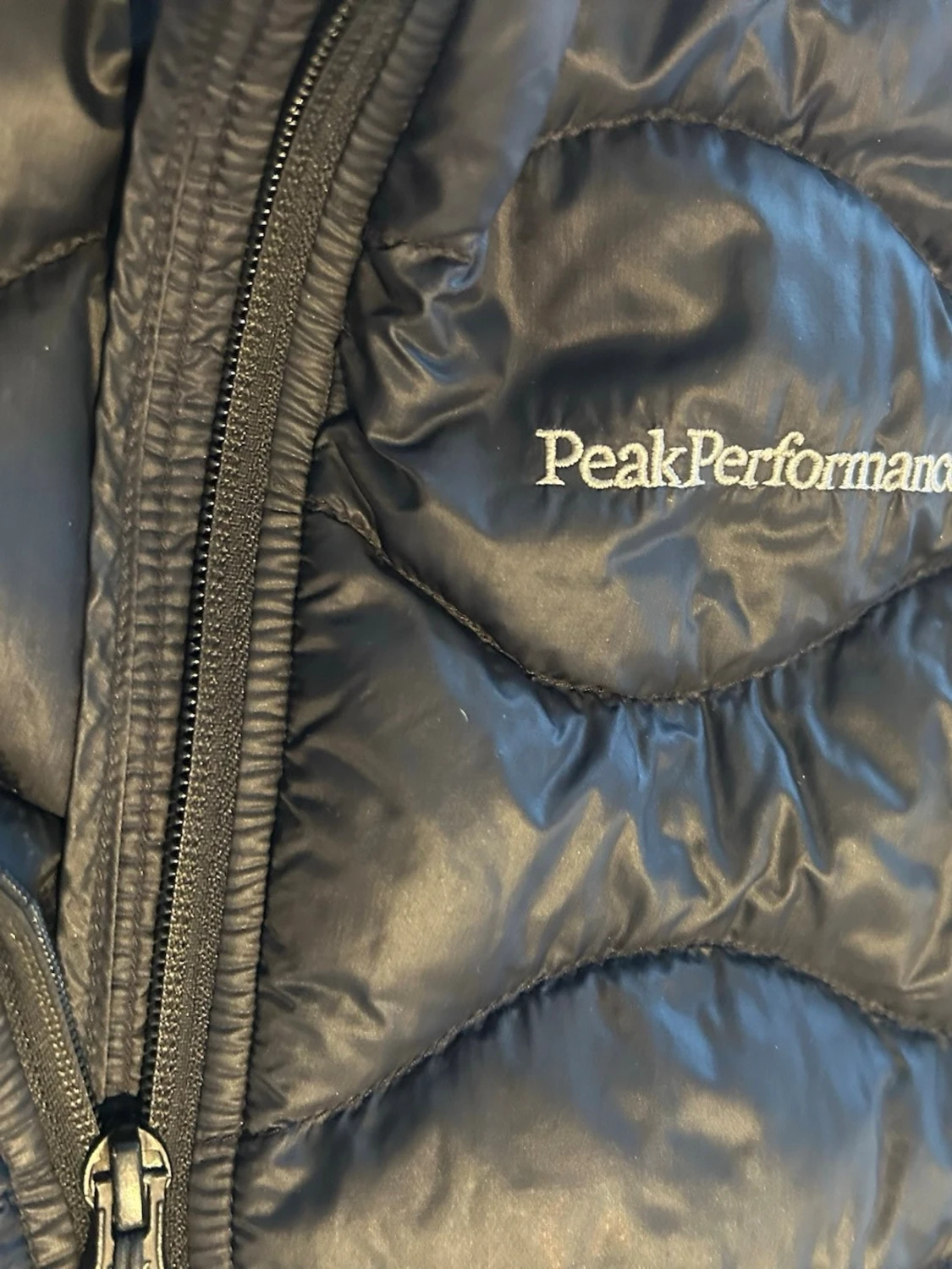 Svart dunväst från Peak Performance - 1