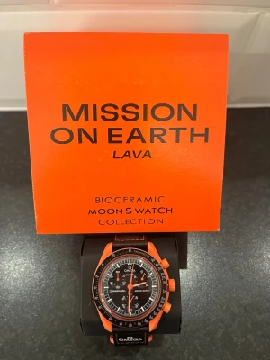 Omega Moon Swatch Superblue Moonphase - En helt ny Omega Moon Swatch Lava!