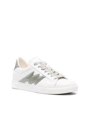 SUPERSNYGGA ZADIG SNEAKERS🌞🌞❤️🥰🥳 - Vill se intresset för väärldens finaste sneakers ifrån Zadig Voltaire!❤️🥰😊 dom är i fint skick! Några enstaka defekter Dock så är ena skosnöret lite slitet men det är bara att byta ut❤️🥰 supersnygga och världens skönaste inför våren och sommaren! Säljer pga behöver pengar!! Köpte dom för 3600kr i Zadigvoltaires egna butik! Skolåda, dustbag osv medföljer❤️buda på bara