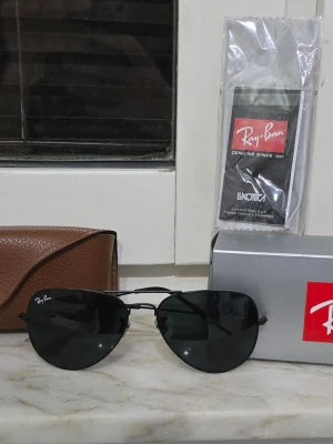 Herr solglasögon  - Nyskick icke äkta priset kan diskuteras