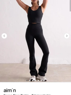 Aimn flare träningstights  - Aimn flare träningstights i svart, högmidja, endast använda 2 gånger.