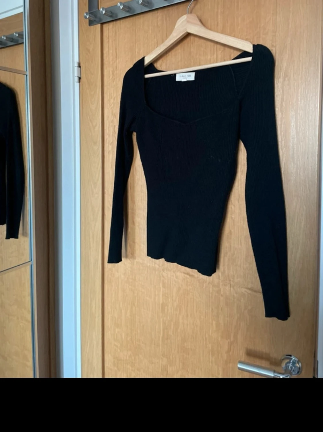 Svart ribbad topp från Astrid Frank