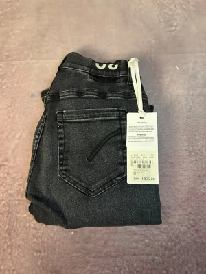 Helt nya dondup George jeans - Helt nya med tags | Size W30 | fraktar inom 24 timmar | för att köpa klicka ”köp nu” | vid frågor eller funderingar skriv en meddelande | följare får bättre rabatter🙌