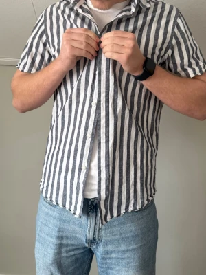 Skjorta från selected/homme  - Snygg skjorta från selected/homme. Använd ett fåtal gånger!