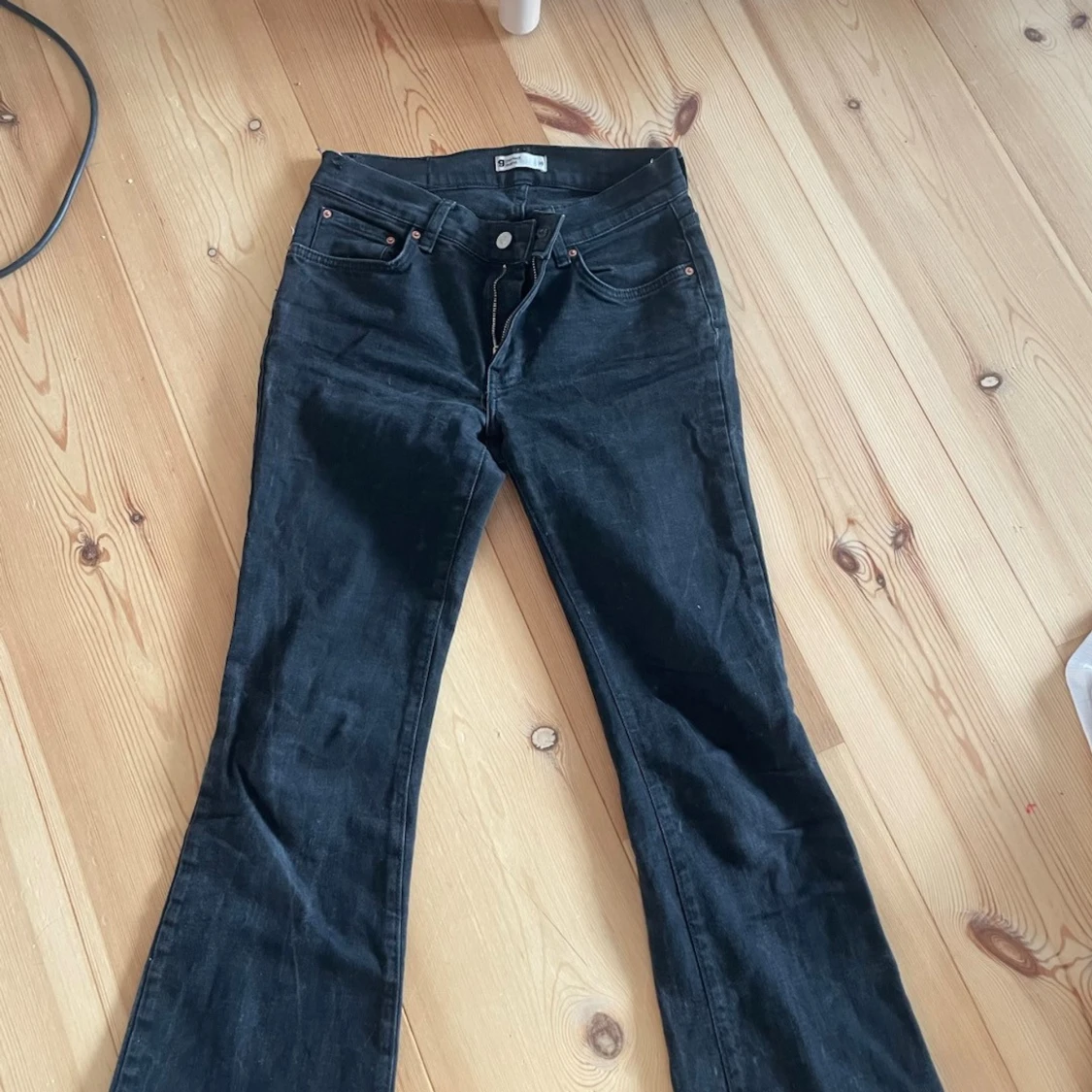 Svarta bootcut jeans med låg midja - 4