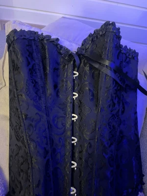 Corset - Svart korsett ifrån SHEIN✌🏼bara testat.