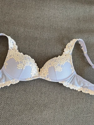 Intimissimi bh - Supersnygg ljuslila bh från Intimissimi storlek 75B typ aldrig använd 🥰🥰