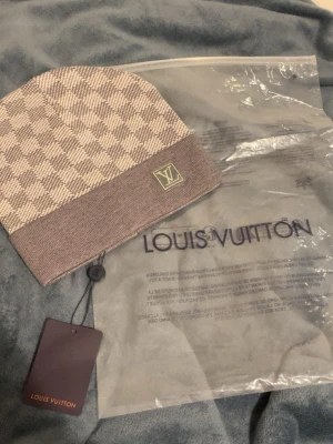 Iv mössa - Den är helt ny! Dm för fler bilder!