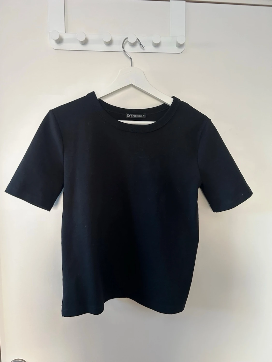 Svart t-shirt från Zara - 1