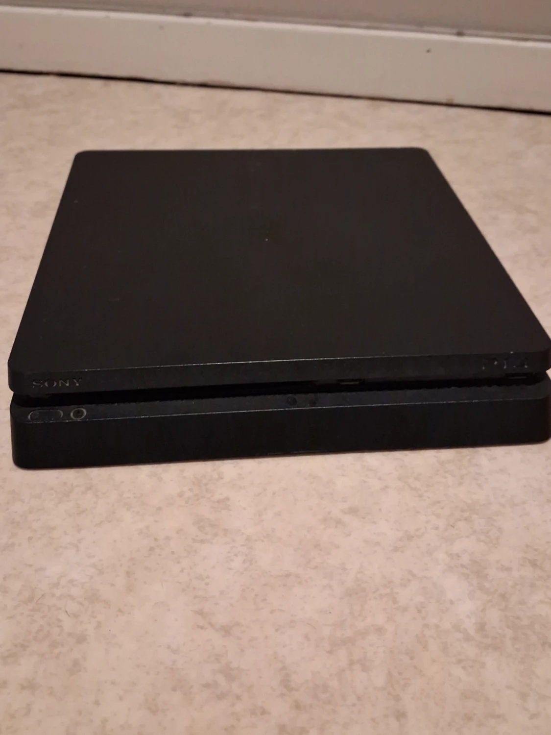 PlayStation 4 Slim spelkonsol svart - 3