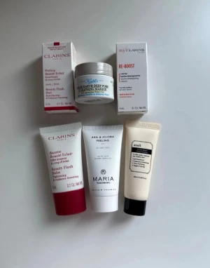 Hudvårdsprodukter  - Blandat kit med produkter i olika storlekar. 