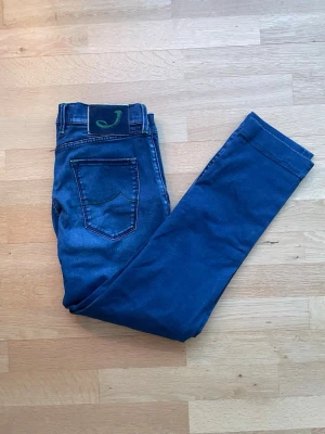 Jacob Cohën Slim Fit Jeans - Nypris: Ca 6 000 kr                                                          Vårat pris: 749 kr                                                              Prutat & klart!