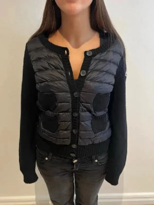 Moncler cardigan  - Skick: 9.5/10