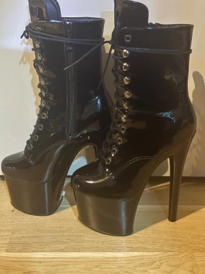 Klackskor  - Fina klackskor 