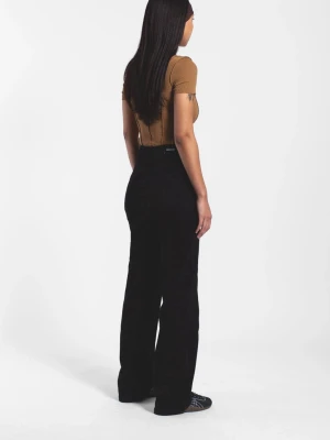 Svarta raka jeans från Weekday - Jeansen är använda men inga defekter så. Har ingen användning av de längre. 